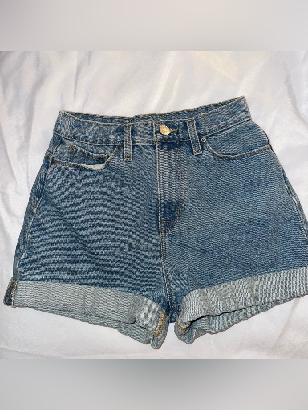 0020 BDG 25W Mom High Rise Denim Short